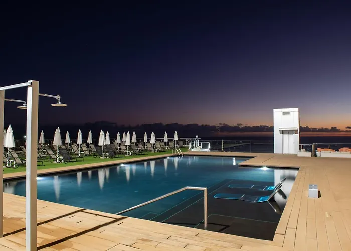 Riviera Vista Отель