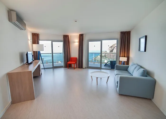 Riviera Vista Отель